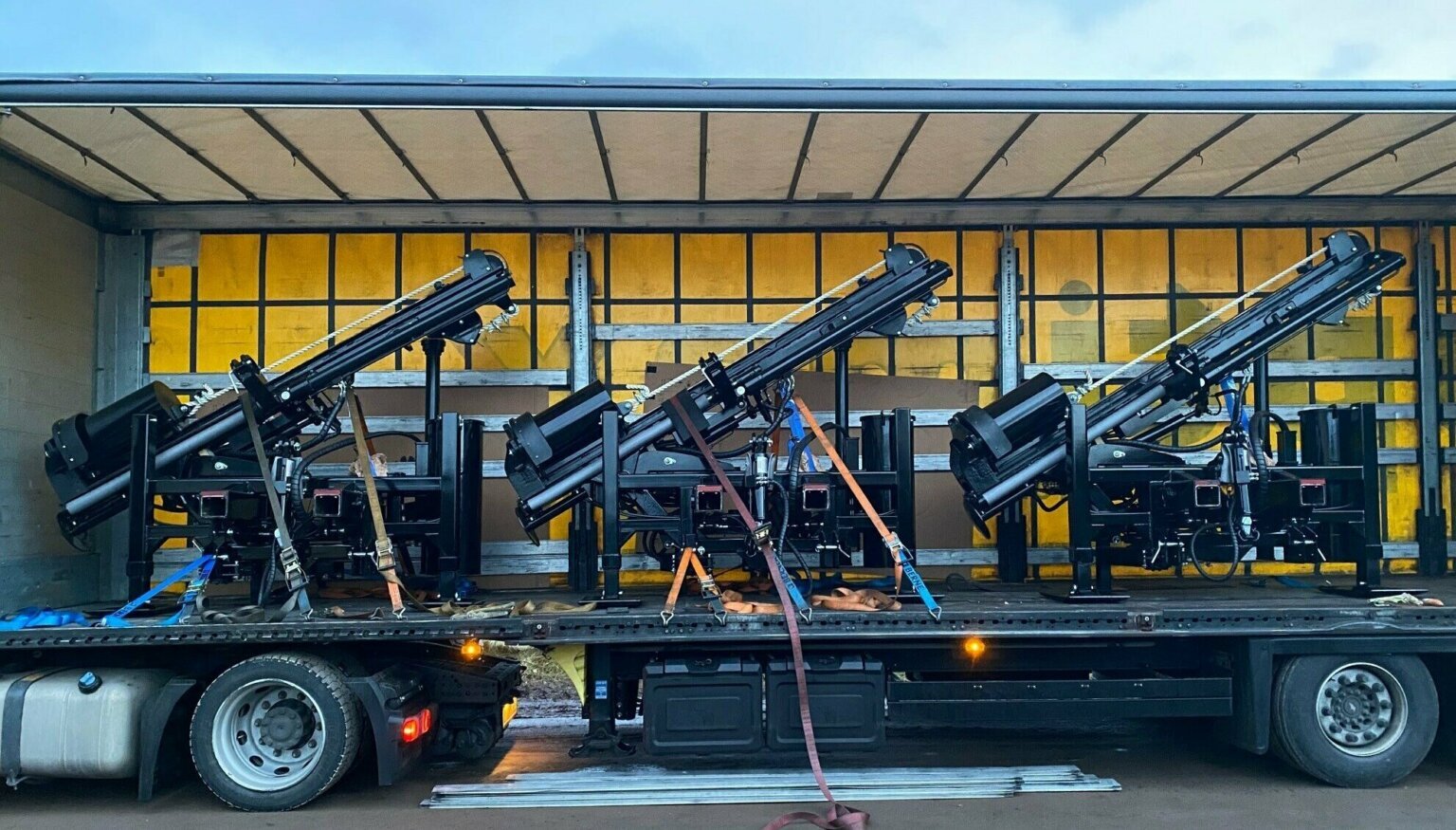 Anlieferung Maschinen für Zaunbau