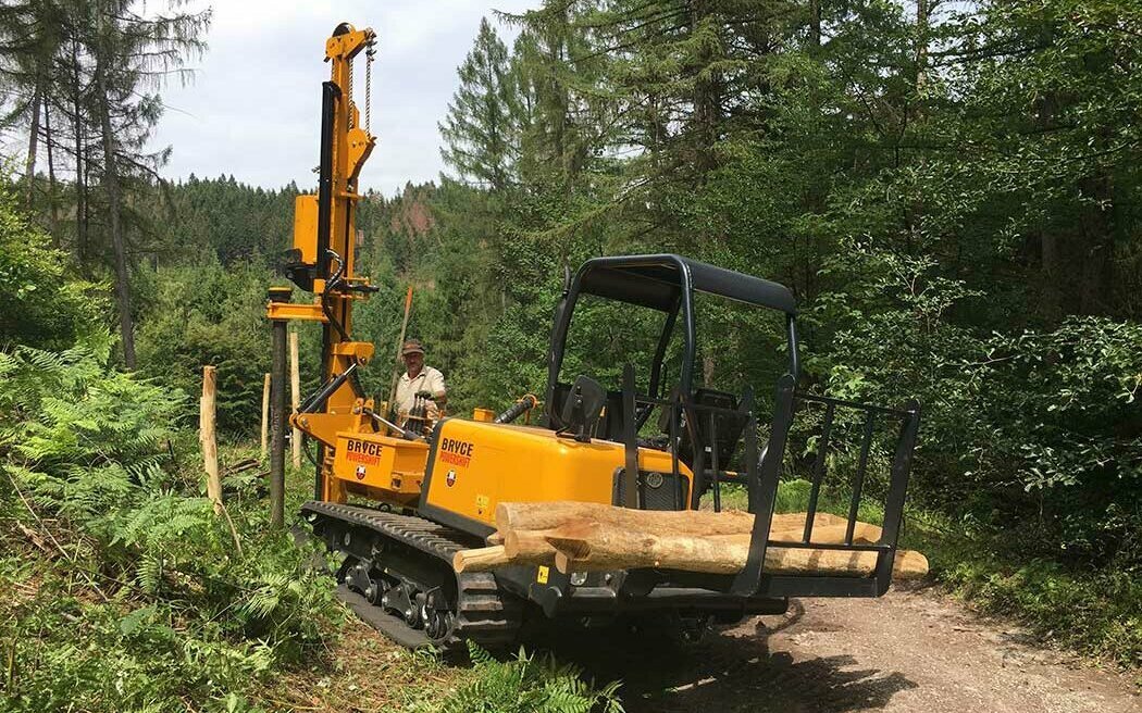 Zaun selber bauen unter Leitmontage