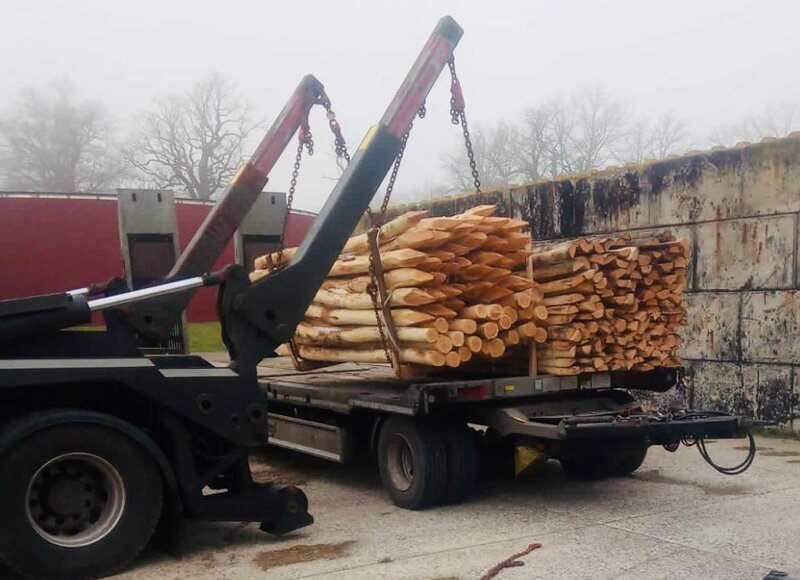 Materiallieferung für Zaun Leitmontage
